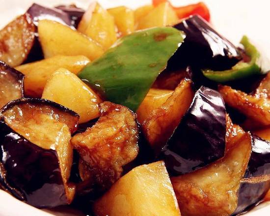 G06. Fried Eggplant, Potato and Green Pepper 地三鲜
